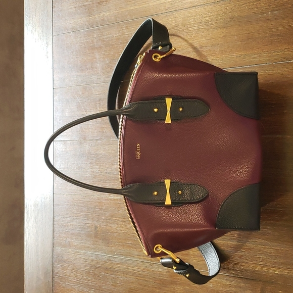 Alexander McQueen Handbags - ALEXANDER MCQUEEN legend Bag